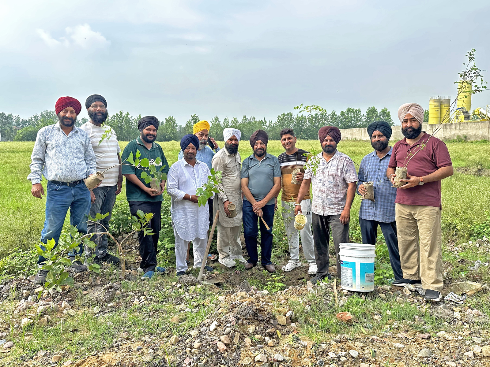 ਪ੍ਰੋਫੈਸ਼ਨਲ ਫੋਟੋਗਰਾਫਰ ਐਸੋਸੀਏਸ਼ਨ( ਰਜਿ  ) ਅੰਮ੍ਰਿਤਸਰ ਵੱਲੋਂ ਵਰਲਡ ਫੋਟੋਗਰਾਫੀ ਡੇ ਪੌਦੇ ਲਗਾ ਕੇ ਮਨਾਇਆ ਗਿਆ Team PPAA 🎥📷